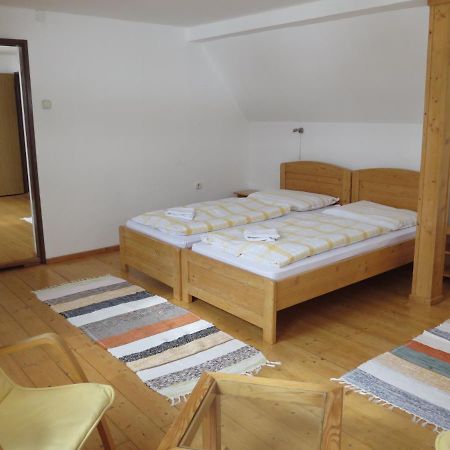 Zubrovica Guest House Telgart Exterior photo