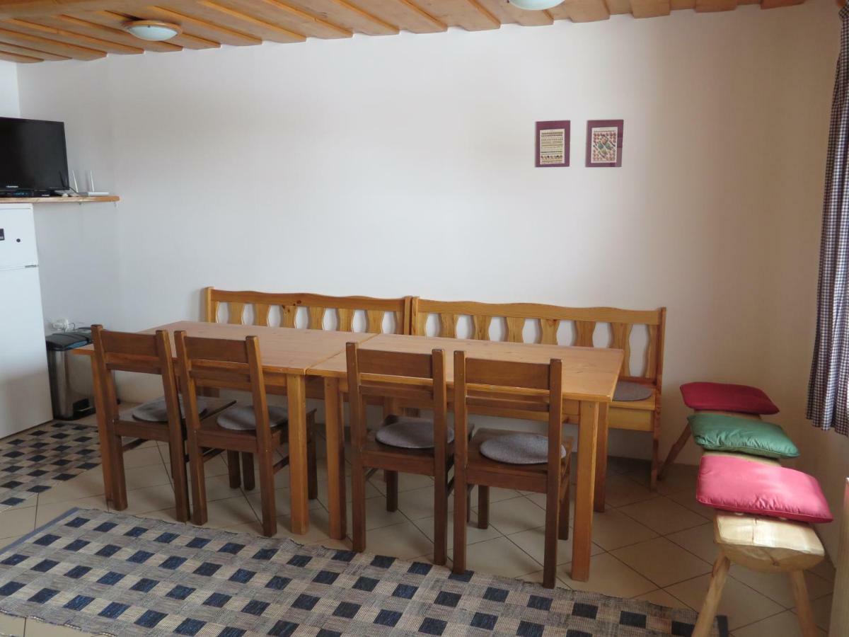 Zubrovica Guest House Telgart Exterior photo